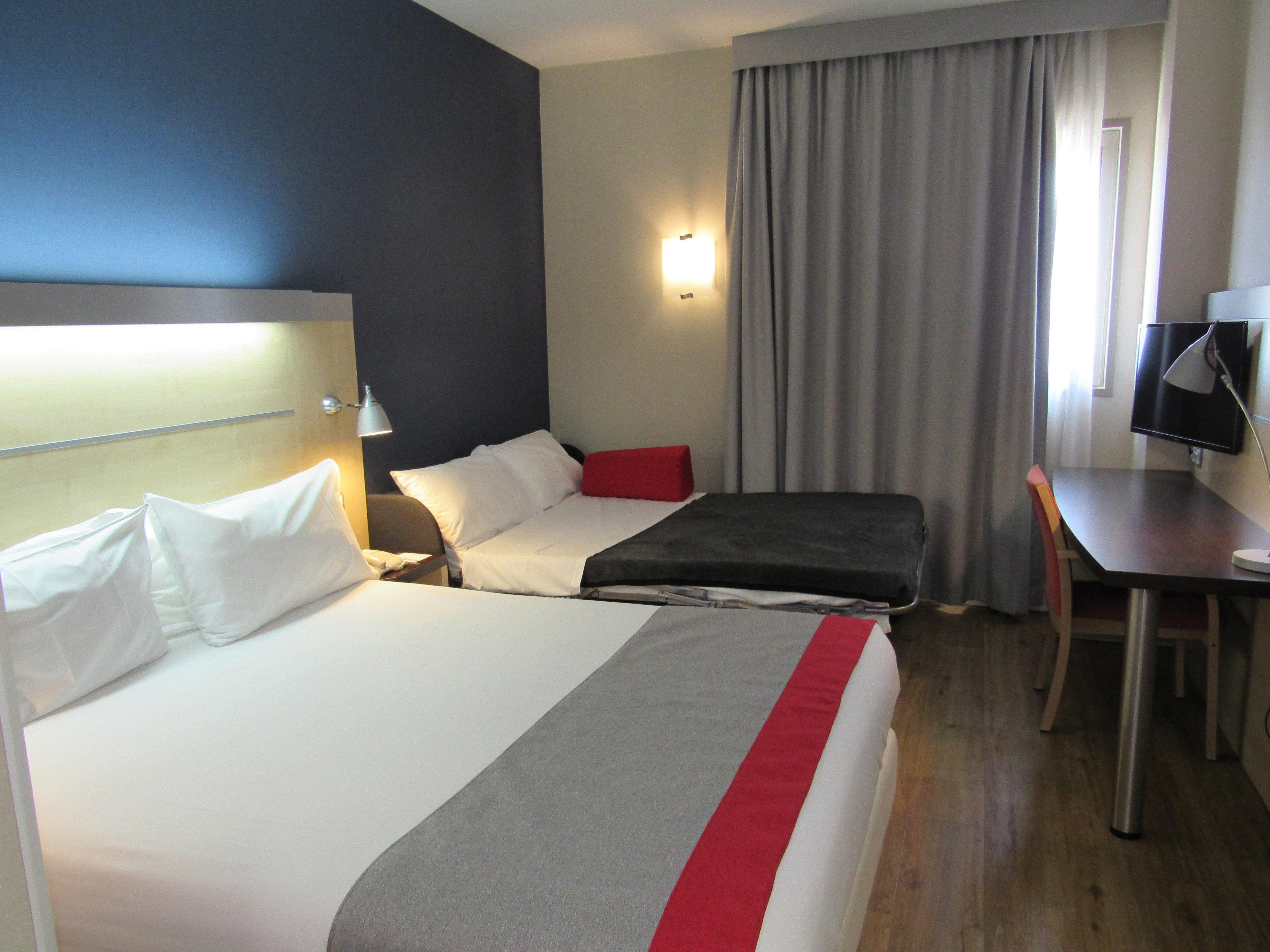 Holiday Inn Express Sant Cugat, An Ihg Hotel Сант-Кугат-дель-Вальес Экстерьер фото